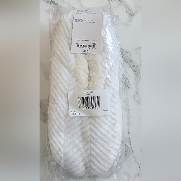 Fuzzy Bundle Collection - Picture 5 of 6